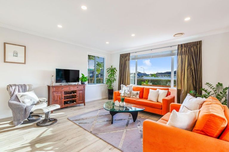 Photo of property in 26 Korako Drive, Kumeu, 0810