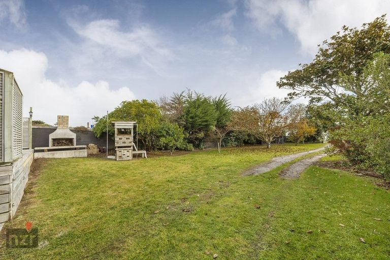 Photo of property in 20 Kuku Street, Tangimoana, 4822