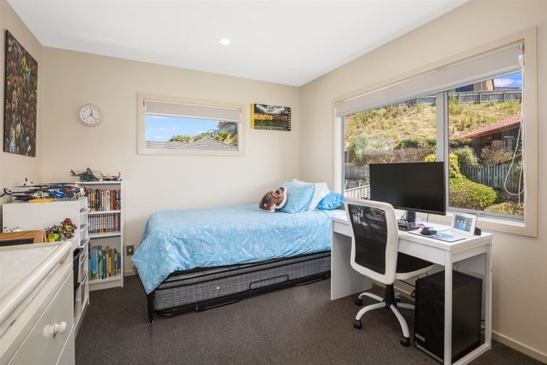 Photo of property in 30 Aotea Drive, Aotea, Porirua, 5024
