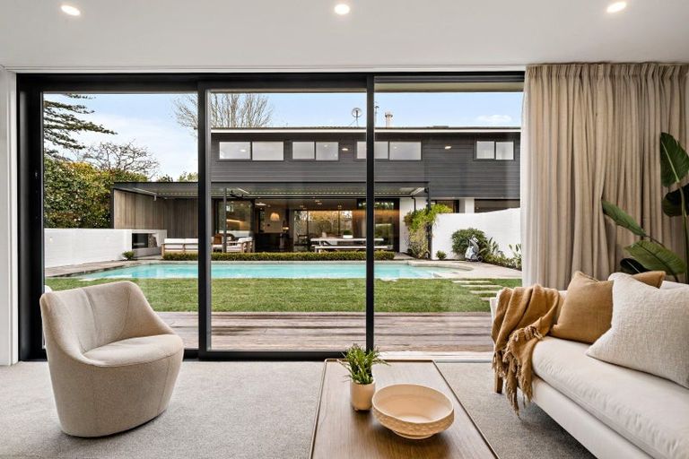 Photo of property in 106a Godden Crescent, Mission Bay, Auckland, 1071