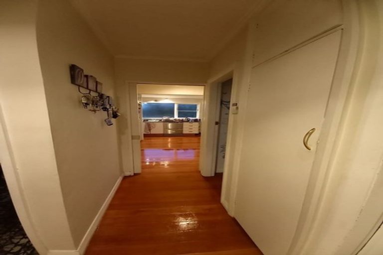 Photo of property in 19 Kiwi Crescent, Tawa, Wellington, 5028