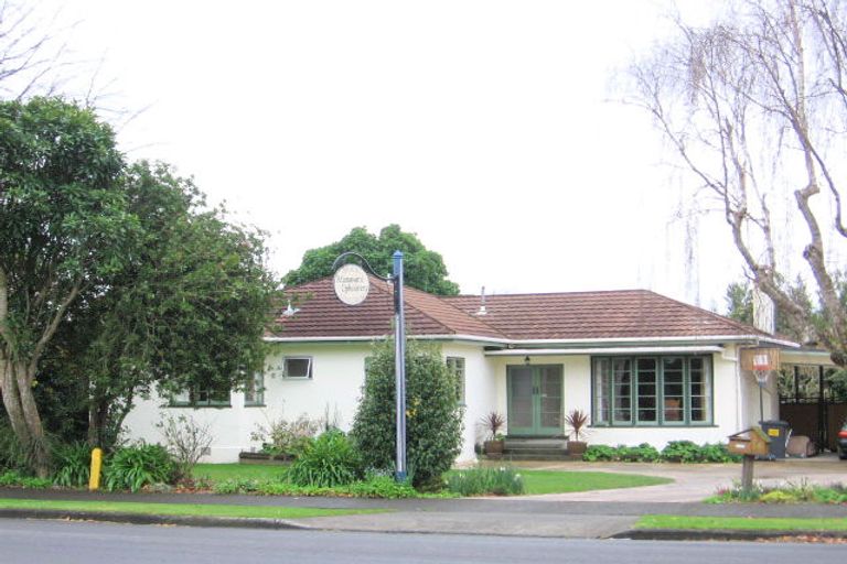Photo of property in 79 Pahiatua Street, Hokowhitu, Palmerston North, 4410