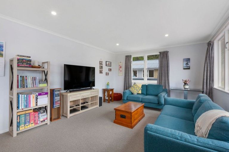 Photo of property in 91 Rangituhi Crescent, Takapuwahia, Porirua, 5022