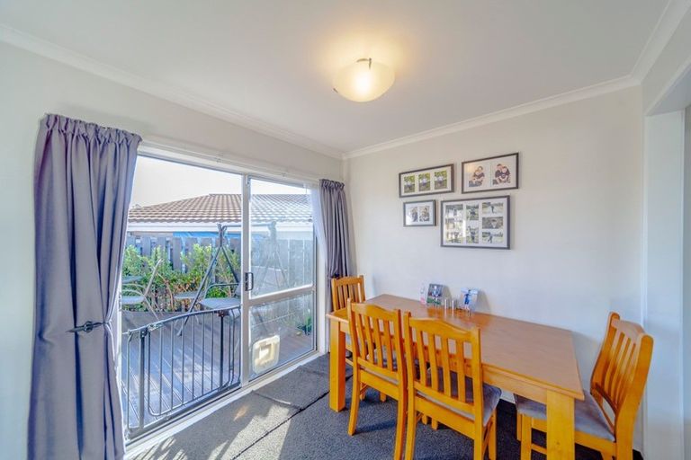Photo of property in 8 Glamorgan Avenue, Tamatea, Napier, 4112
