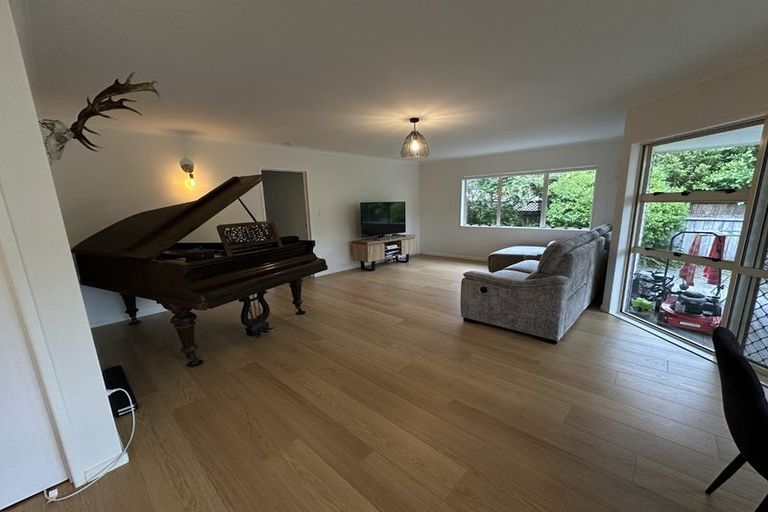 Photo of property in 8a Langton Road, Stanmore Bay, Whangaparaoa, 0932