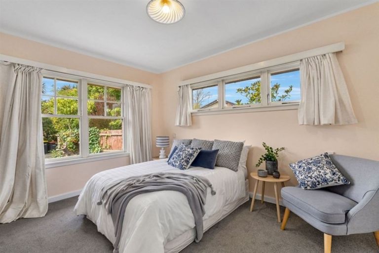 Photo of property in 121 Saint Martins Road, Saint Martins, Christchurch, 8022