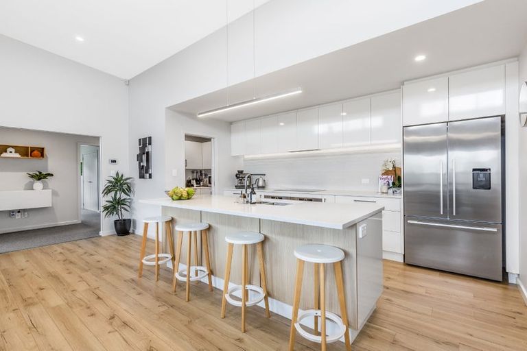 Photo of property in 28 Banks Boulevard, Whitby, Porirua, 5024