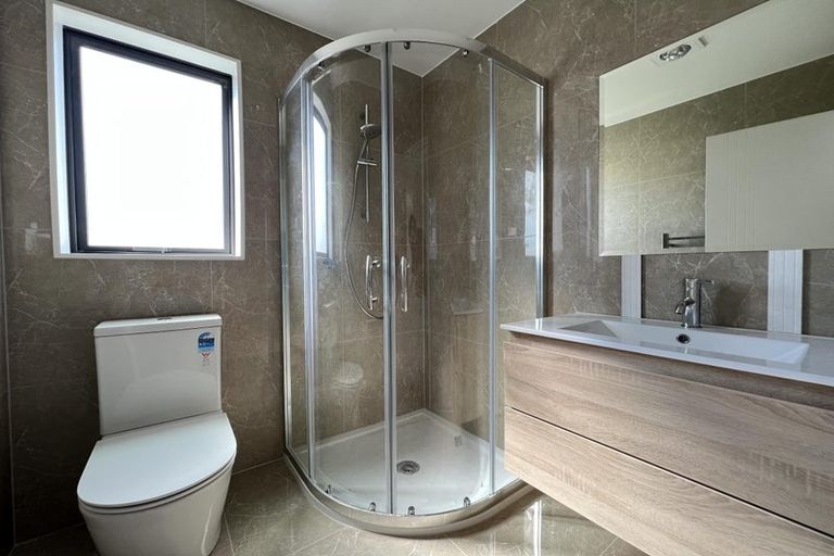 Photo of property in 11c Mandarin Place, Half Moon Bay, Auckland, 2012