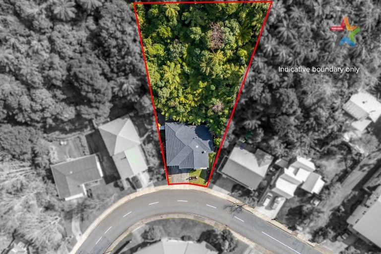 Photo of property in 111 Tirohanga Road, Tirohanga, Lower Hutt, 5010