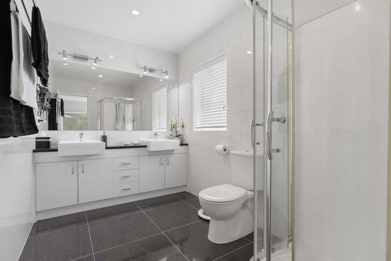 Photo of property in 35 Hamon Place, Pukehangi, Rotorua, 3015