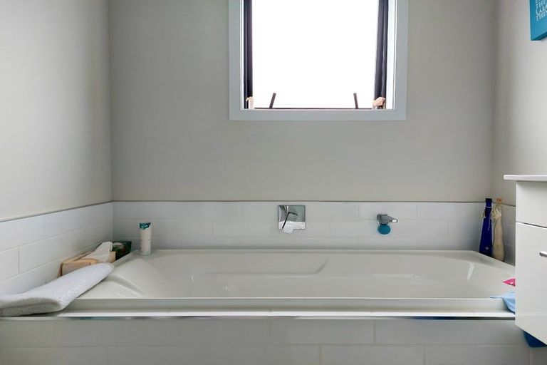 Photo of property in 22 Ridgedale Crescent, Flagstaff, Hamilton, 3210