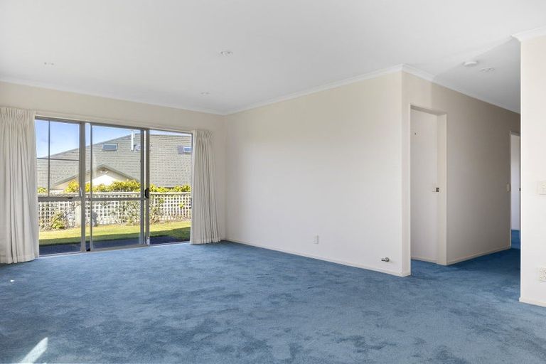 Photo of property in 41 Lakeridge Close, Rangatira Park, Taupo, 3330