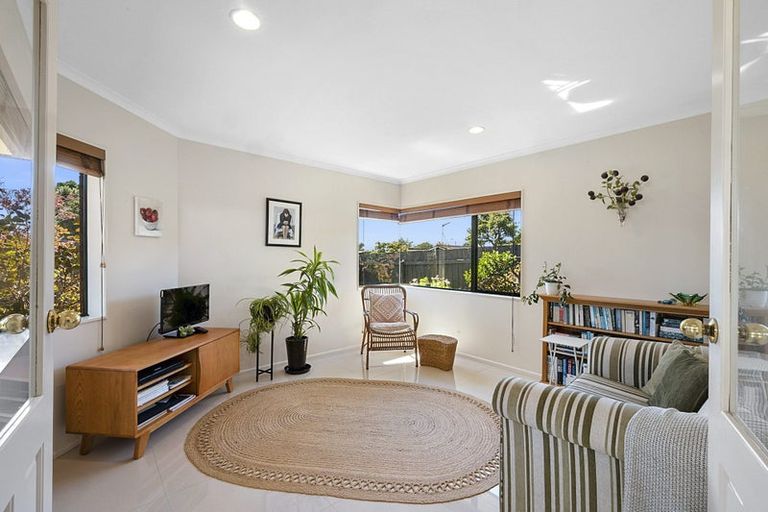 Photo of property in 7b Rimu Street, Strandon, New Plymouth, 4312