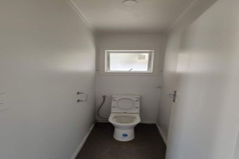Photo of property in 31 Tiraumea Drive, Pakuranga, Auckland, 2010