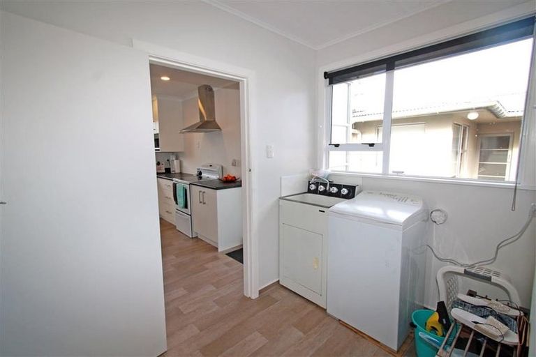 Photo of property in 42 Awanui Street, Merrilands, New Plymouth, 4312