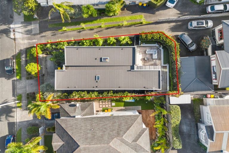 Photo of property in 50 Ngataringa Road, Devonport, Auckland, 0624