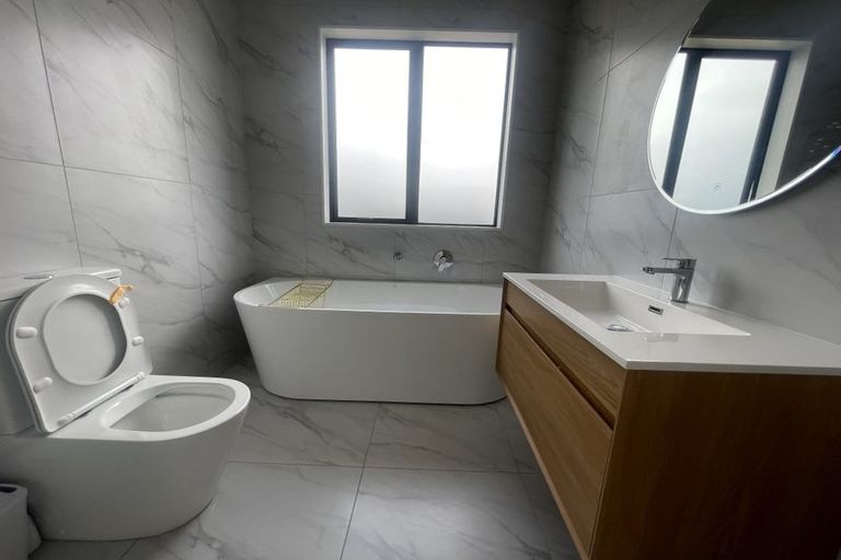 Photo of property in 15 Arawaru Avenue, Wainui, Silverdale, 0992