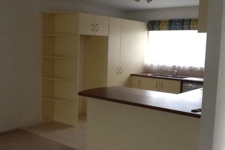 Photo of property in 108 Pitt Avenue, Clendon Park, Auckland, 2103