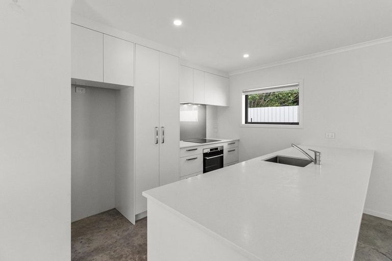 Photo of property in 30 Wrantage Street, Westown, New Plymouth, 4310