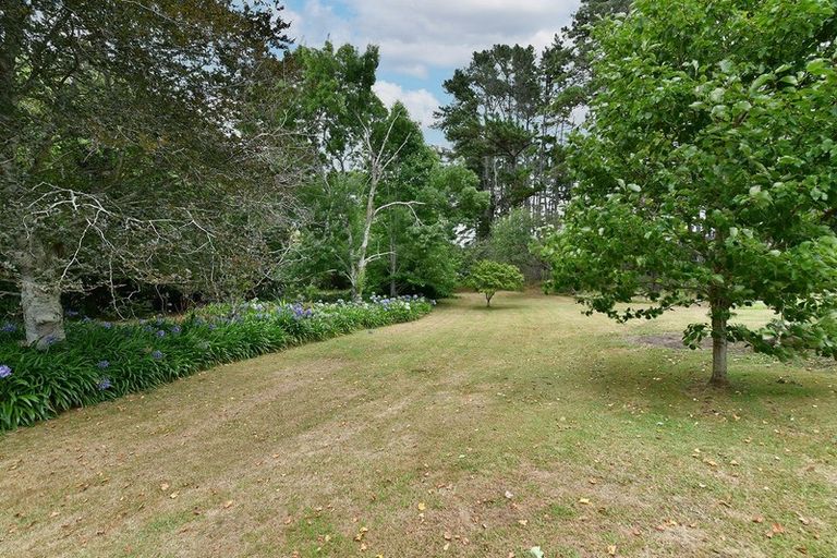 Photo of property in 1708 South Head Road, South Head, Helensville, 0874