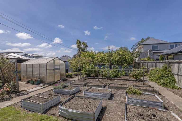 Photo of property in 74 Wilsons Road, Saint Martins, Christchurch, 8022