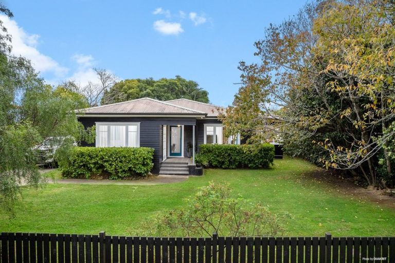 Photo of property in 17 Clark Road, Pahurehure, Papakura, 2113