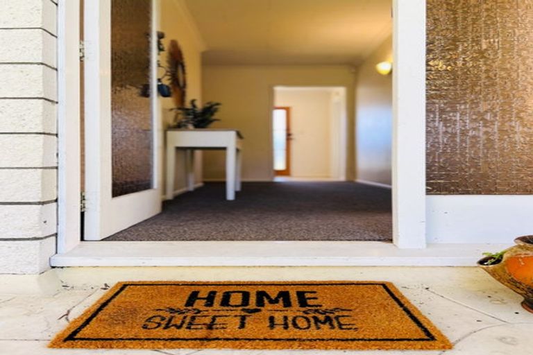 Photo of property in 15 Kohekohe Road, Waikanae, 5036