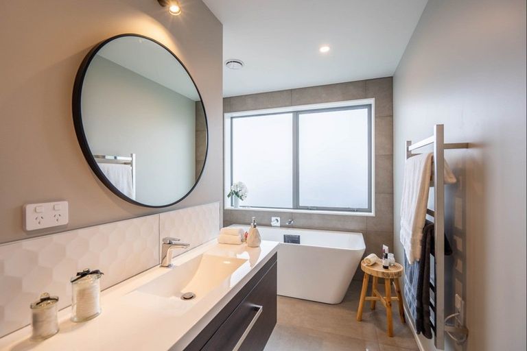 Photo of property in 23 Ferndale Drive, Waikanae, 5036