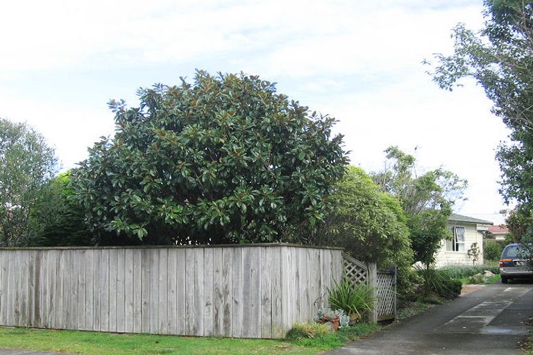 Photo of property in 89 Eatwell Avenue, Paraparaumu Beach, Paraparaumu, 5032