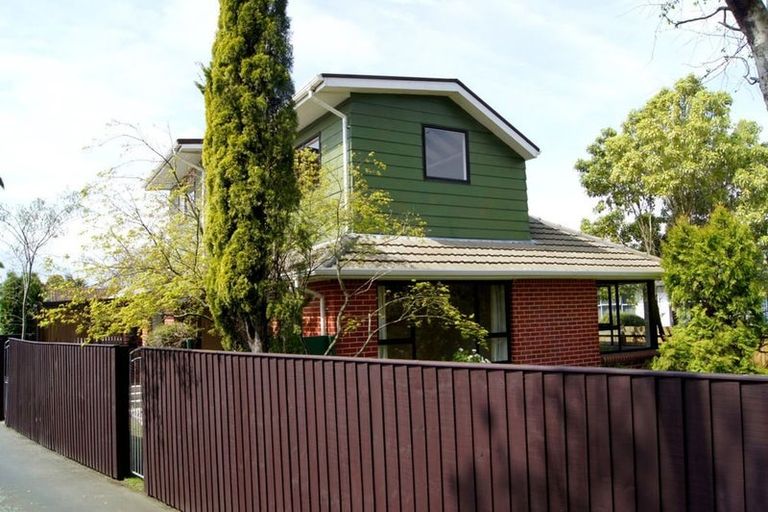 Photo of property in 10 Oakhurst Place, Russley, Christchurch, 8042