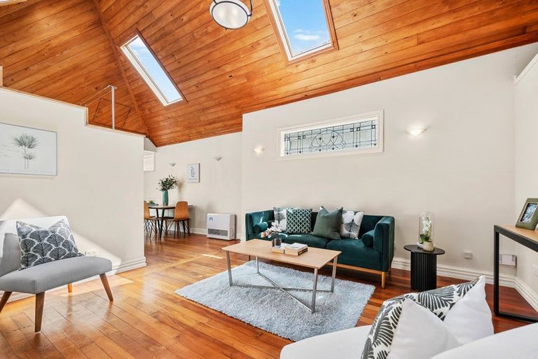 Photo of property in 82 Elizabeth Street, Mount Victoria, Wellington, 6011