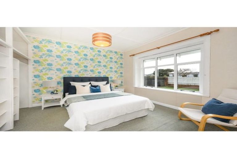 Photo of property in 70 Chelwood Street, Takaro, Palmerston North, 4412