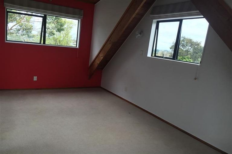 Photo of property in 33 Elizabeth Drive, West Harbour, Auckland, 0618