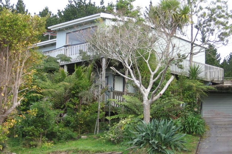 Photo of property in 16 Gurnard Road, Stillwater, Silverdale, 0993