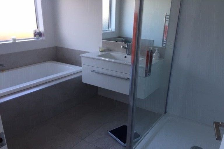 Photo of property in 23 Woodend Road, Woodend, 7610