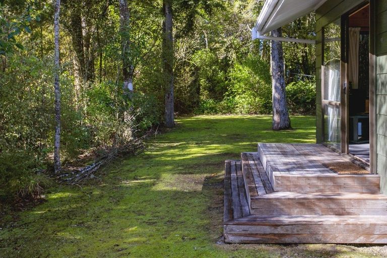 Photo of property in 6 Kaiuru Avenue, Pukawa Bay, Turangi, 3381