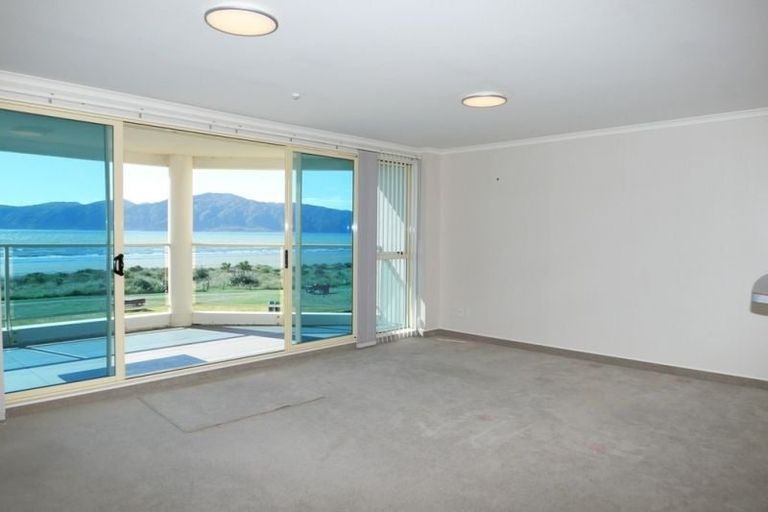 Photo of property in Ocean Apartments, 44-46 Marine Parade, Paraparaumu Beach, Paraparaumu, 5032