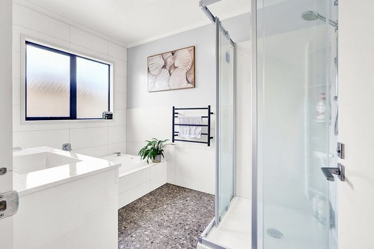 Photo of property in 38 Nielsen Gardens, Rototuna, Hamilton, 3210