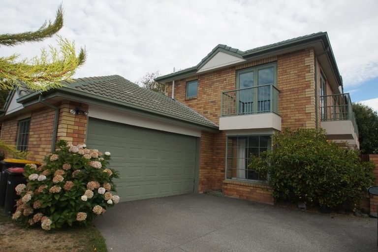 Photo of property in 1/5 Chateau Drive, Burnside, Christchurch, 8053