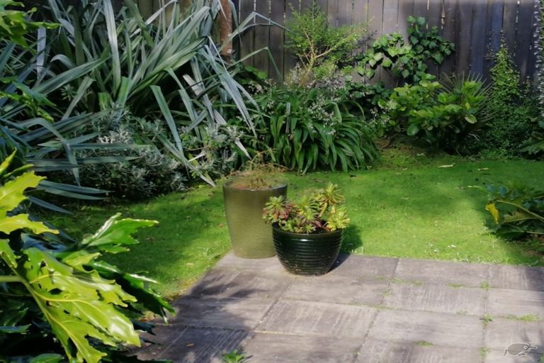 Photo of property in 1/52 Hine Street, New Plymouth, 4310