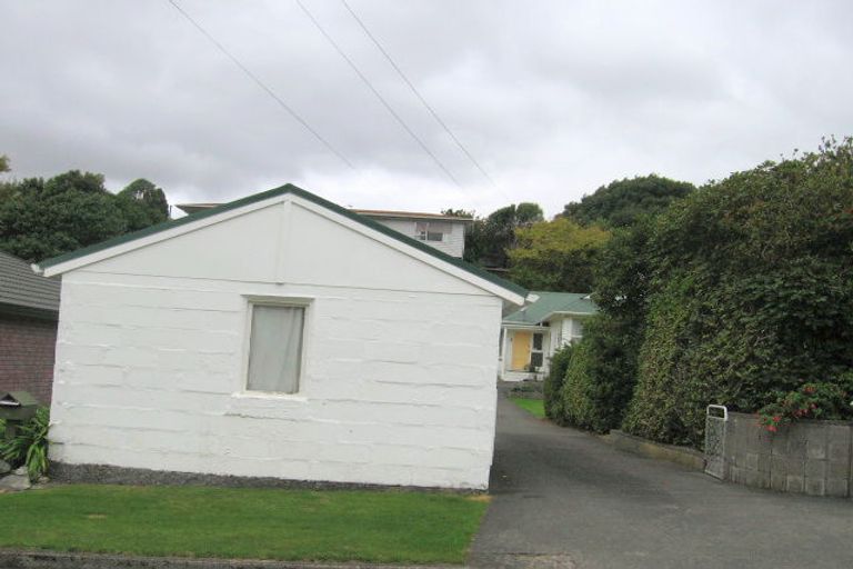 Photo of property in 8 Park Avenue, Tawa, Wellington, 5028