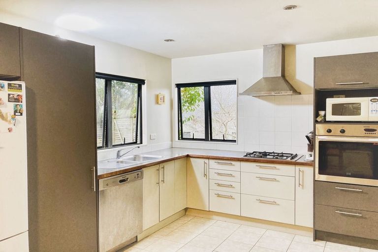 Photo of property in 11/64 Schnapper Rock Road, Schnapper Rock, Auckland, 0632