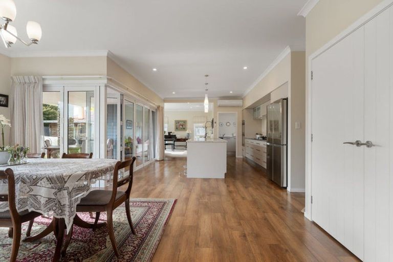 Photo of property in 2 Dixon Street, Carterton, 5713