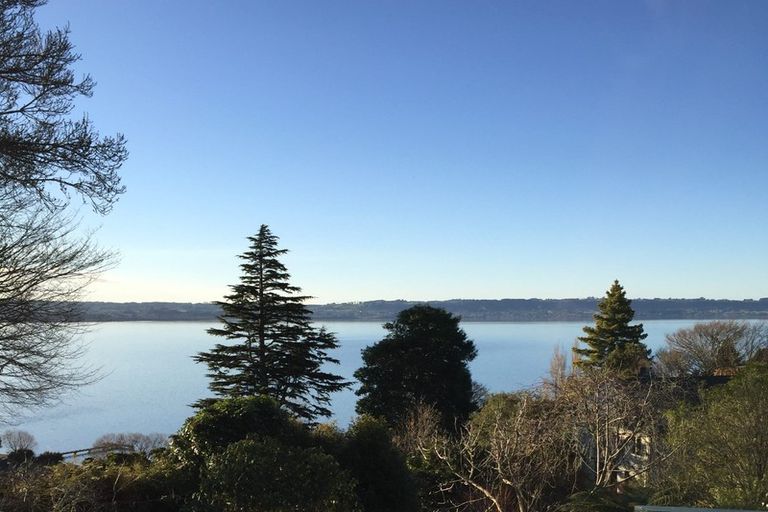 Photo of property in 5 Naera Place, Kawaha Point, Rotorua, 3010