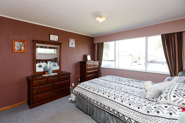 Photo of property in 5 Tararua Terrace, Cloverlea, Palmerston North, 4412