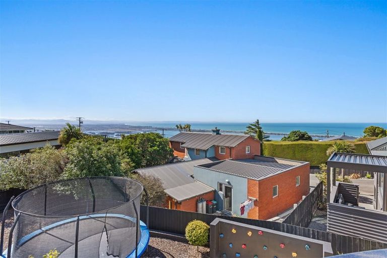 Photo of property in 26 Belleview Terrace, Mount Pleasant, Christchurch, 8081
