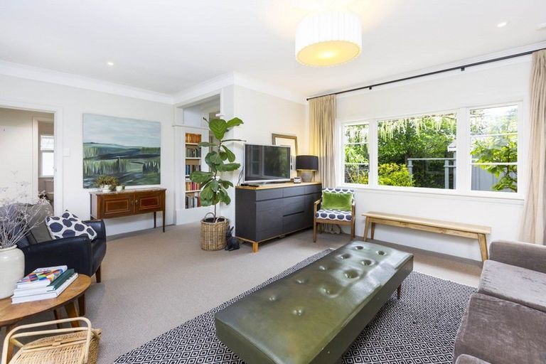 Photo of property in 292 Fergusson Drive, Heretaunga, Upper Hutt, 5018