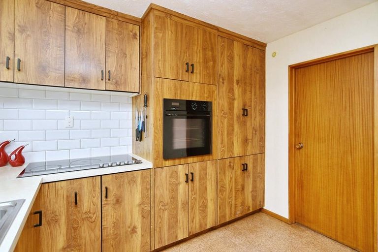 Photo of property in 31 Solomon Avenue, Redwood, Christchurch, 8051