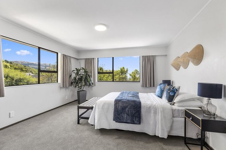 Photo of property in 19 Greyfriars Crescent, Tawa, Wellington, 5028