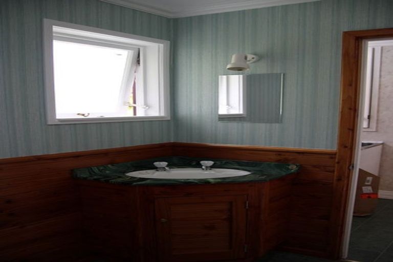 Photo of property in 22 Acacia Road, Torbay, Auckland, 0632